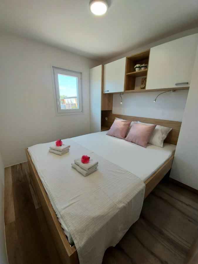Mobile homes Charly Tisno Esterno foto