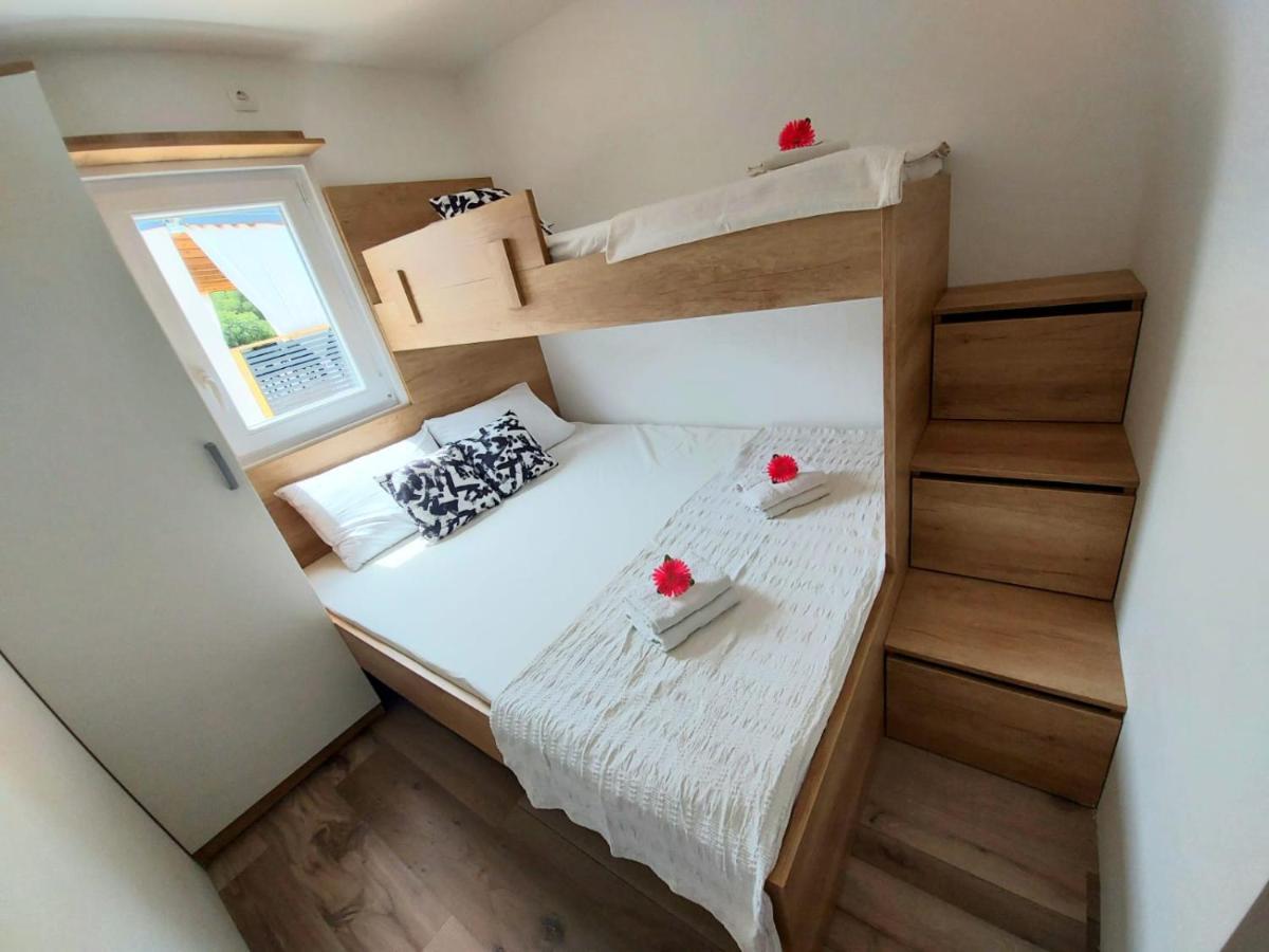 Mobile homes Charly Tisno Esterno foto